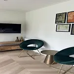 Welcoming For 8-guests