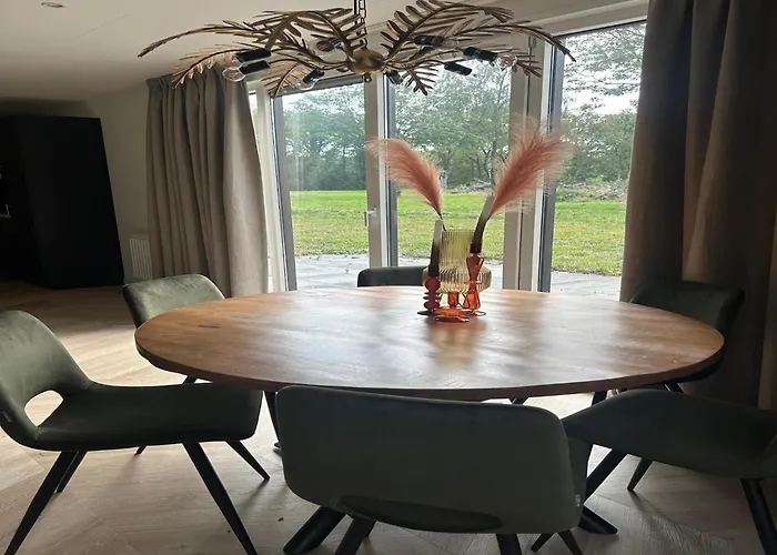 Welcoming For 8-guests Vakantiehuis